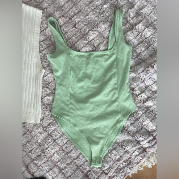 Forever 21 tops - Picture 3 of 6